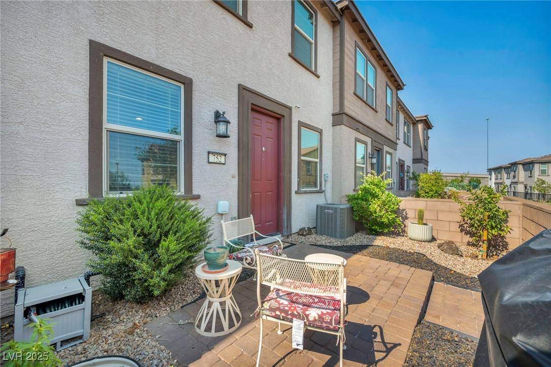 Henderson, NV 89015,752 Florence Isle AVE