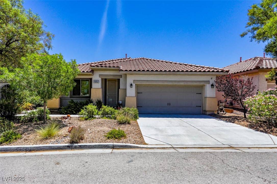 11057 Village Crest LN, Las Vegas, NV 89135