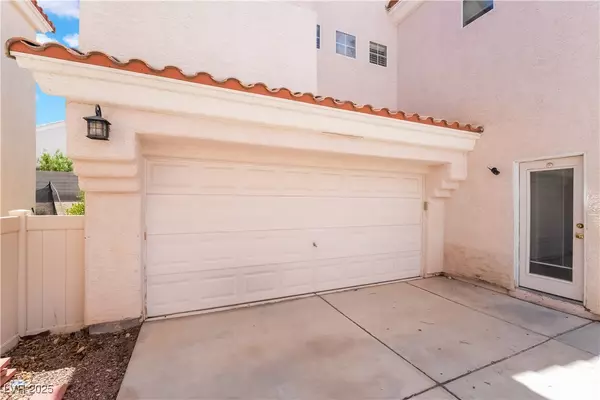 Henderson, NV 89002,2435 Wrangler Walsh LN