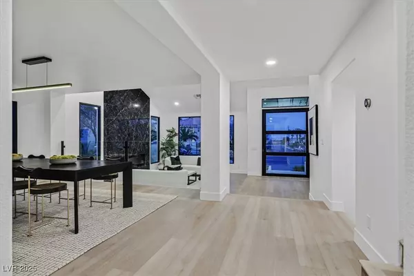 Las Vegas, NV 89129,8717 Kingship CT