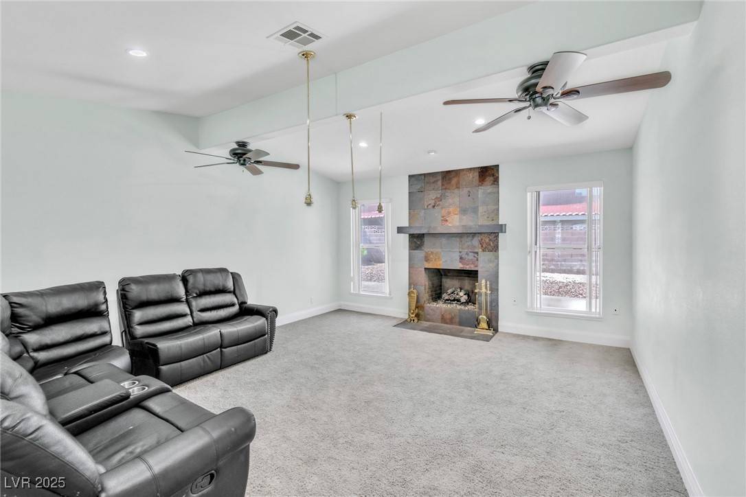 8808 Silvagni DR, Las Vegas, NV 89117