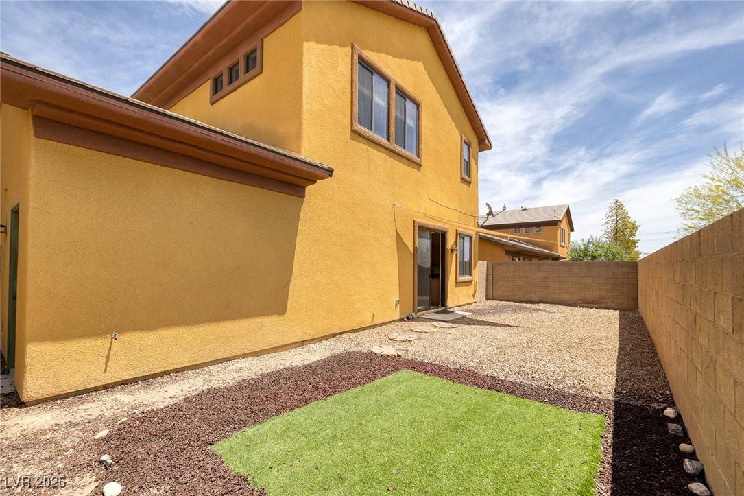 Las Vegas, NV 89129,9017 Fusion DR