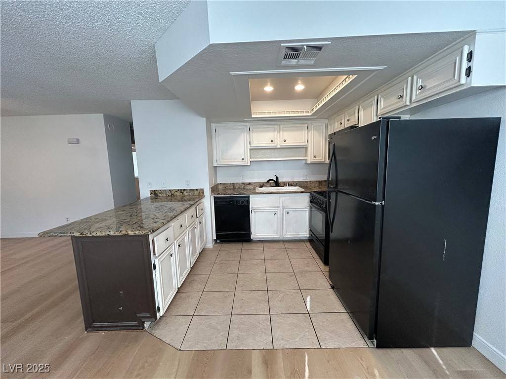 725 Rock Springs DR #202, Las Vegas, NV 89128