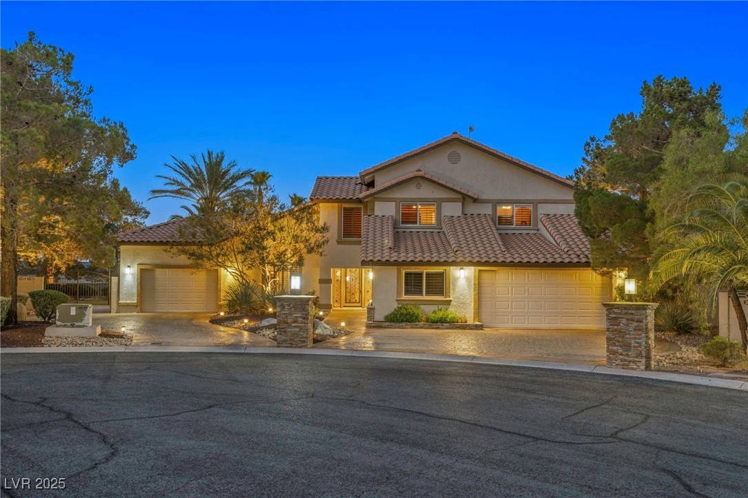 9520 Desert Crest CT, Las Vegas, NV 89129
