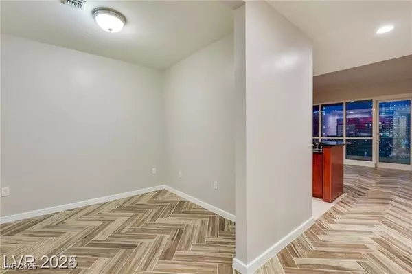 Las Vegas, NV 89103,4575 Dean Martin DR #2701