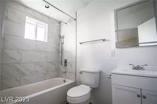 Las Vegas, NV 89102,2201 Fairfield AVE #9