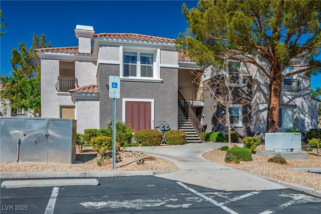 2325 Windmill Pkwy #922, Henderson, NV 89074