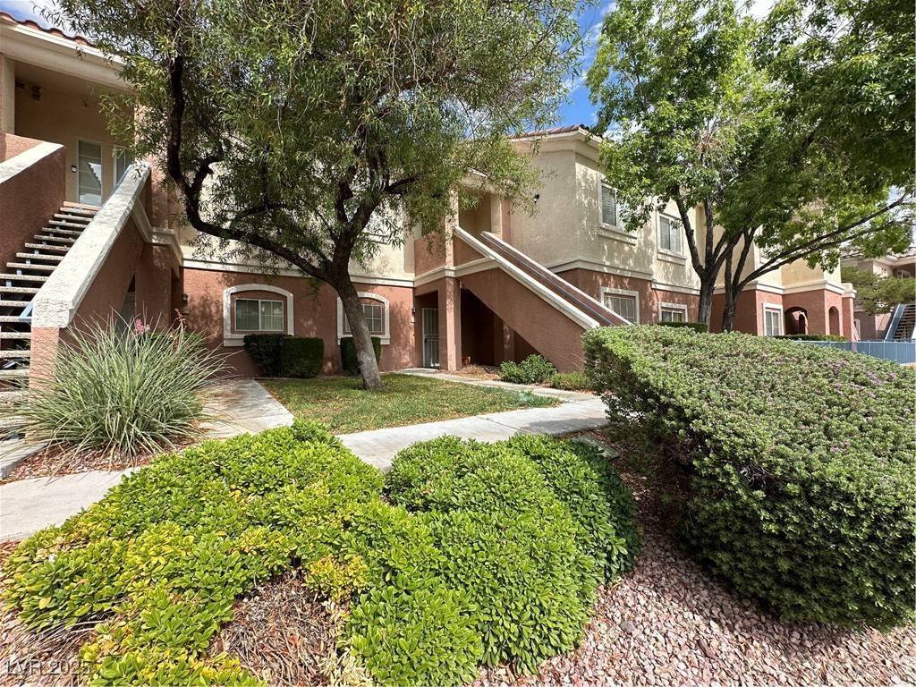 Las Vegas, NV 89144,353 AMBER PINE ST #106
