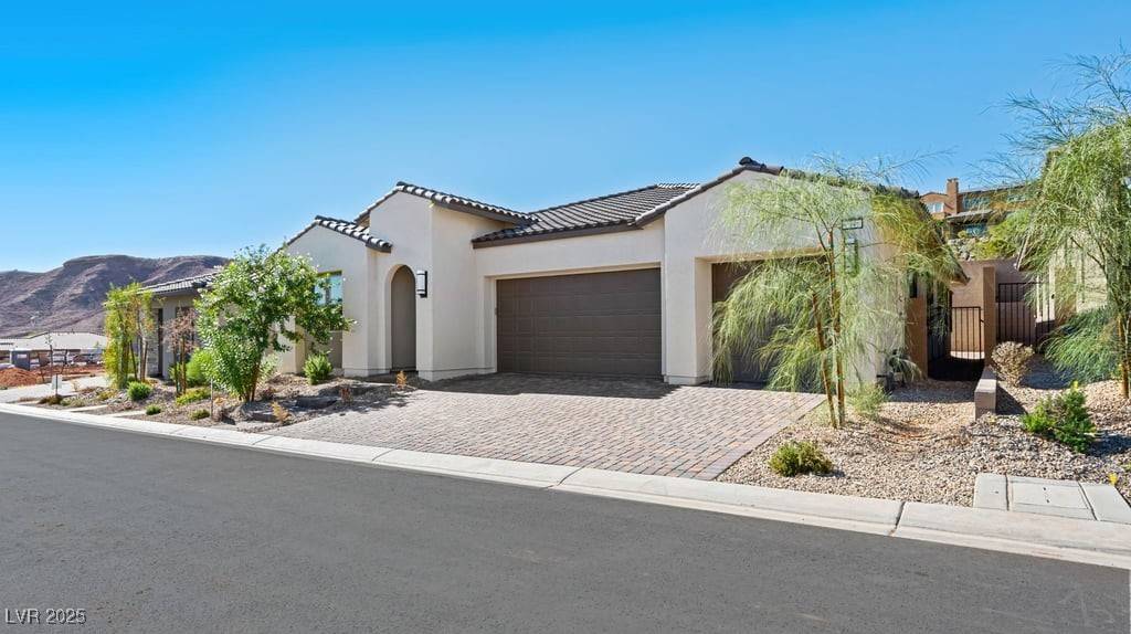 Henderson, NV 89011,34 Barrio Alto CT