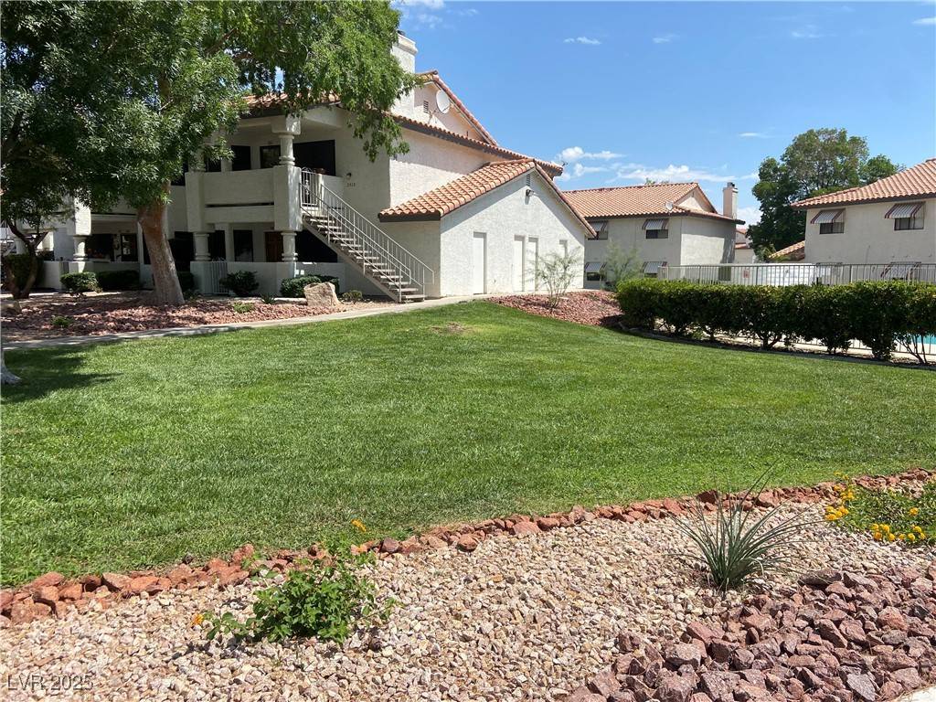 Las Vegas, NV 89117,2700 Otter Creek CT #202