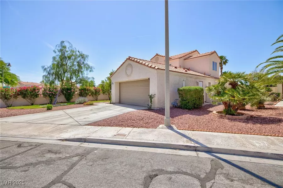 9817 Dardanelle CT, Las Vegas, NV 89117
