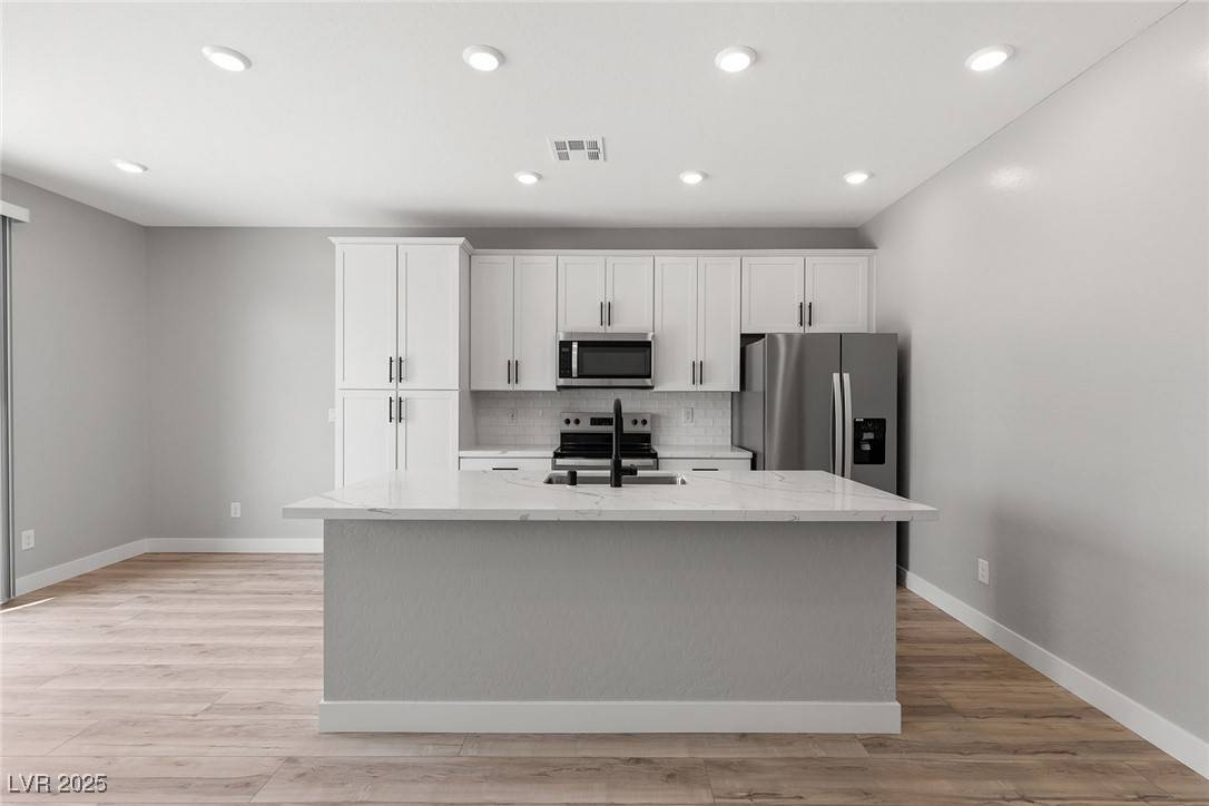 North Las Vegas, NV 89032,3229 Lahontan ST
