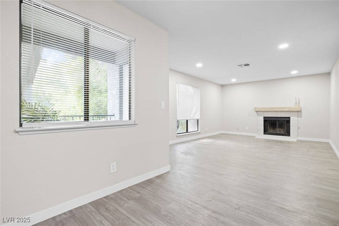 Las Vegas, NV 89119,5191 Caliente ST #84