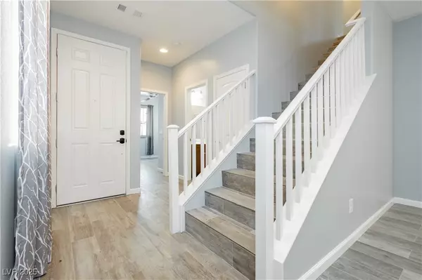 Las Vegas, NV 89166,7857 Blue Lake Peak ST