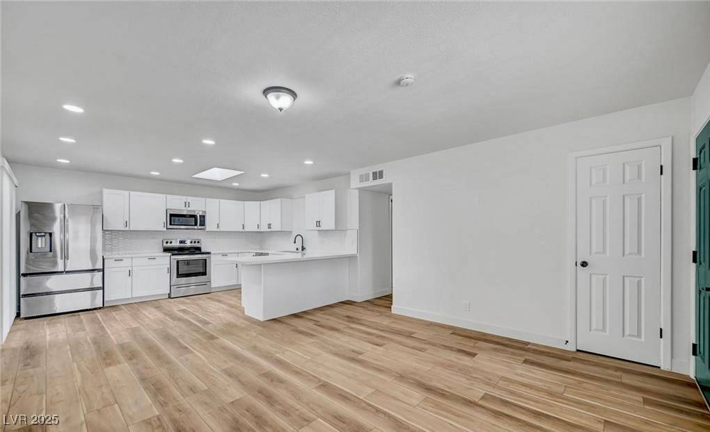 Las Vegas, NV 89107,6520 Evergreen AVE