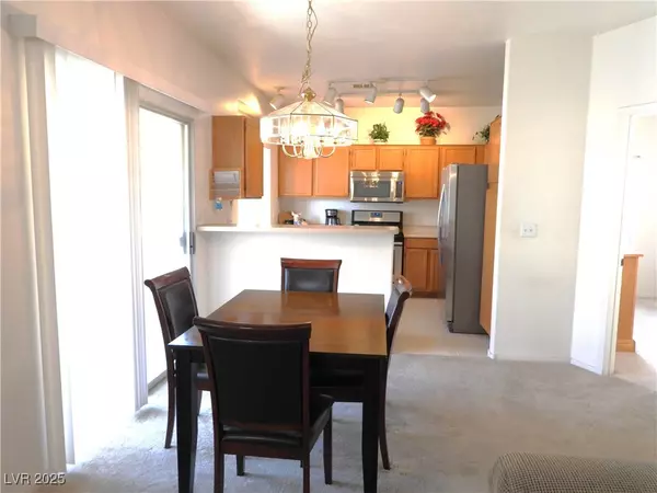 Las Vegas, NV 89130,6904 Indian Chief DR #201