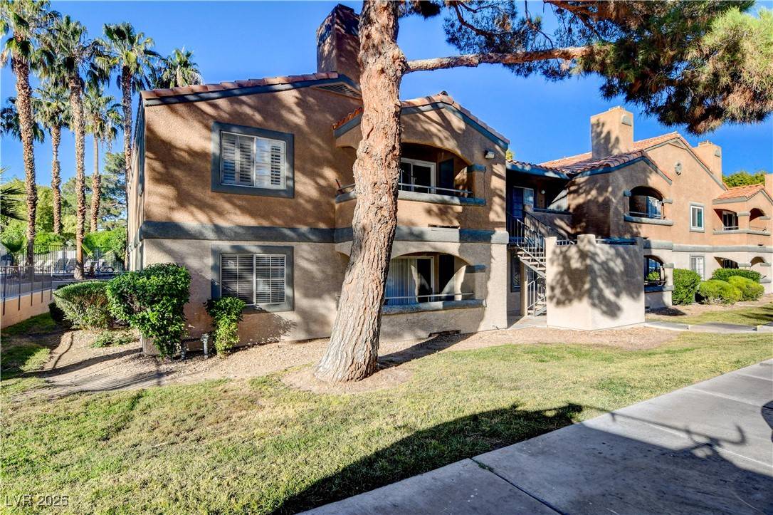 Las Vegas, NV 89107,5260 Mission Monterey LN #102