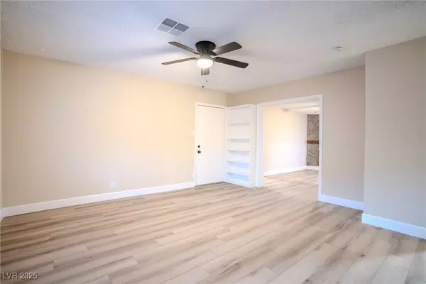 Henderson, NV 89015,211 Nebraska AVE