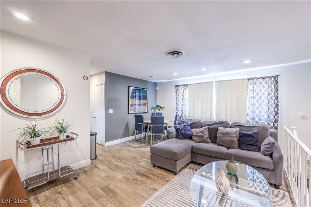 1553 Dorothy AVE #4, Las Vegas, NV 89119