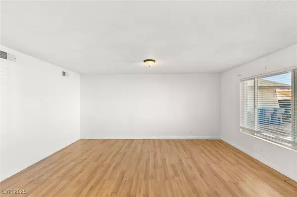 Las Vegas, NV 89103,4451 De Forest ST