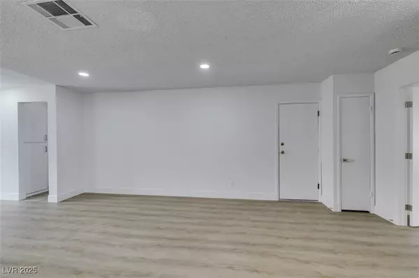 Henderson, NV 89014,1744 La Cruz DR