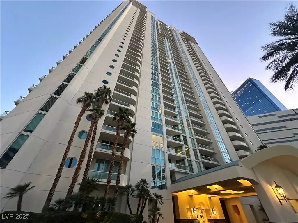 Las Vegas, NV 89109,2877 Paradise RD #1706