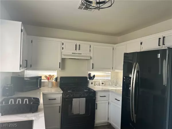 Las Vegas, NV 89142,5727 Roundrock DR