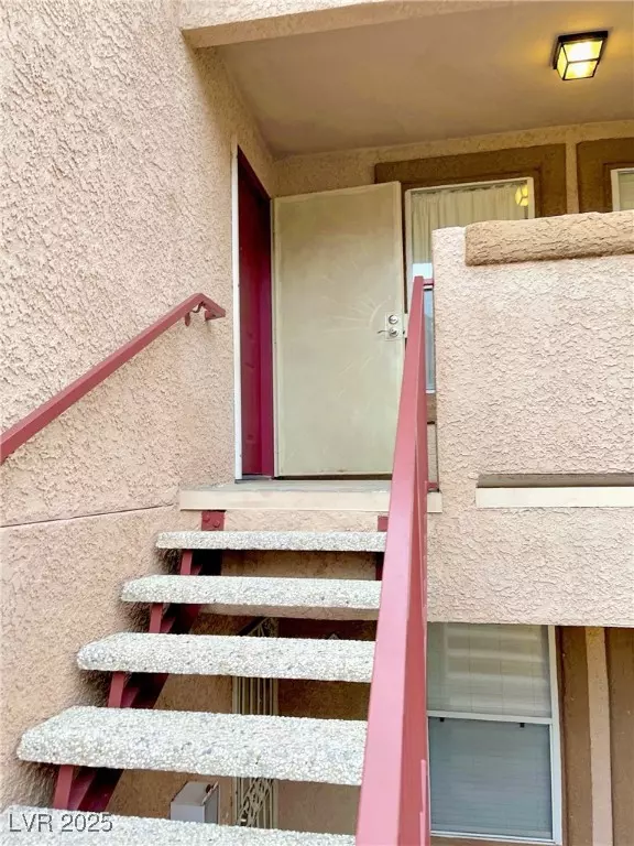 Las Vegas, NV 89128,1150 N Buffalo DR #2027