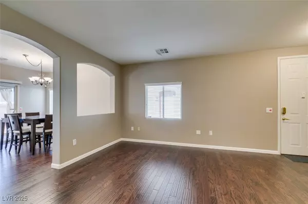 North Las Vegas, NV 89081,4021 Pepper Thorn AVE #102