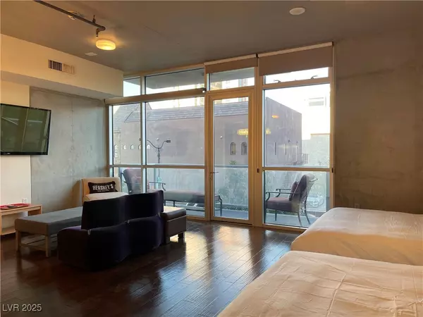 Las Vegas, NV 89101,353 E Bonneville AVE #205