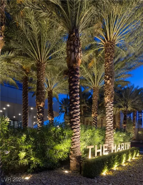 Las Vegas, NV 89103,4471 Dean Martin DR #2406