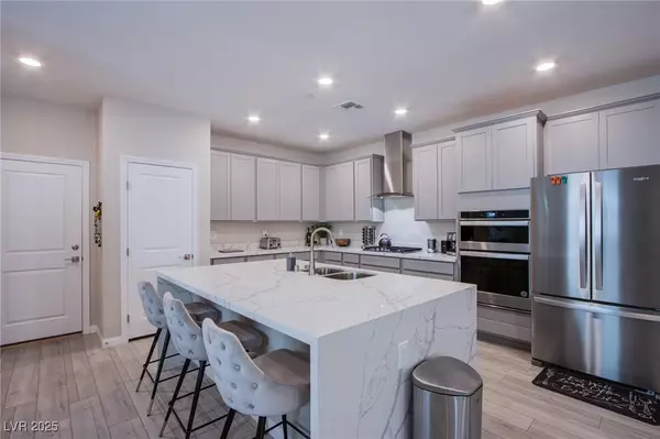 Las Vegas, NV 89138,519 Sonoma Range ST