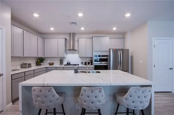 Las Vegas, NV 89138,519 Sonoma Range ST