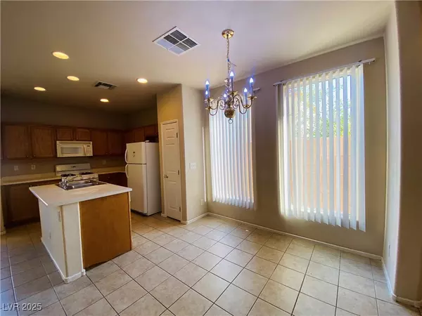 Las Vegas, NV 89147,3646 Surfboard CT