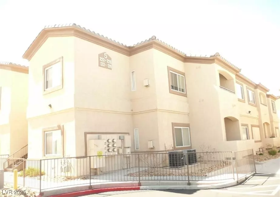 Las Vegas, NV 89147,8725 W Flamingo RD #226