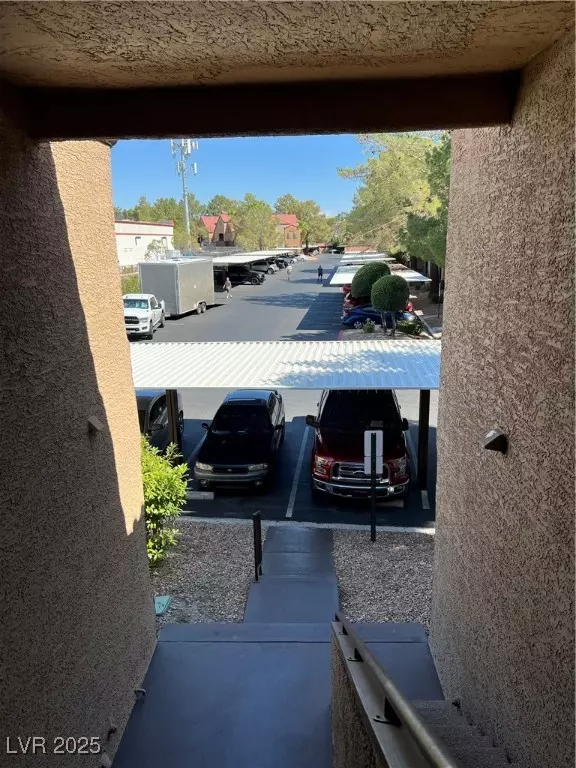 Las Vegas, NV 89117,2200 S Fort Apache RD #2073