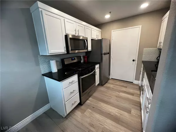 Henderson, NV 89052,950 Seven Hills DR #2411
