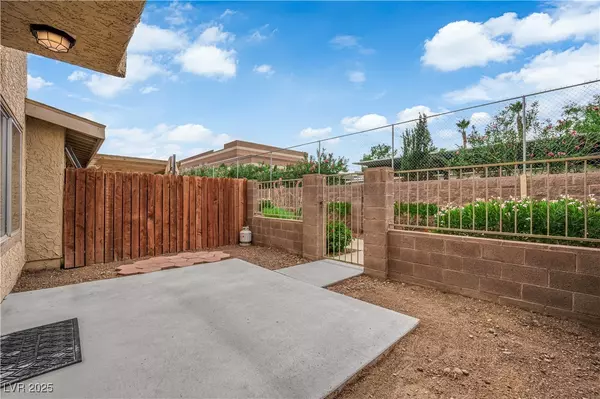 Las Vegas, NV 89108,2248 Short Pine DR