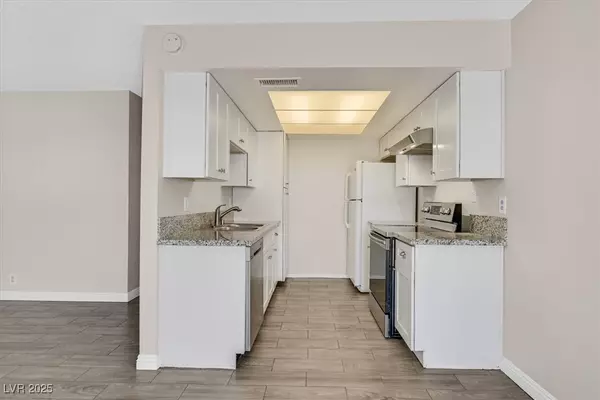 Henderson, NV 89014,617 Pepper Tree CIR