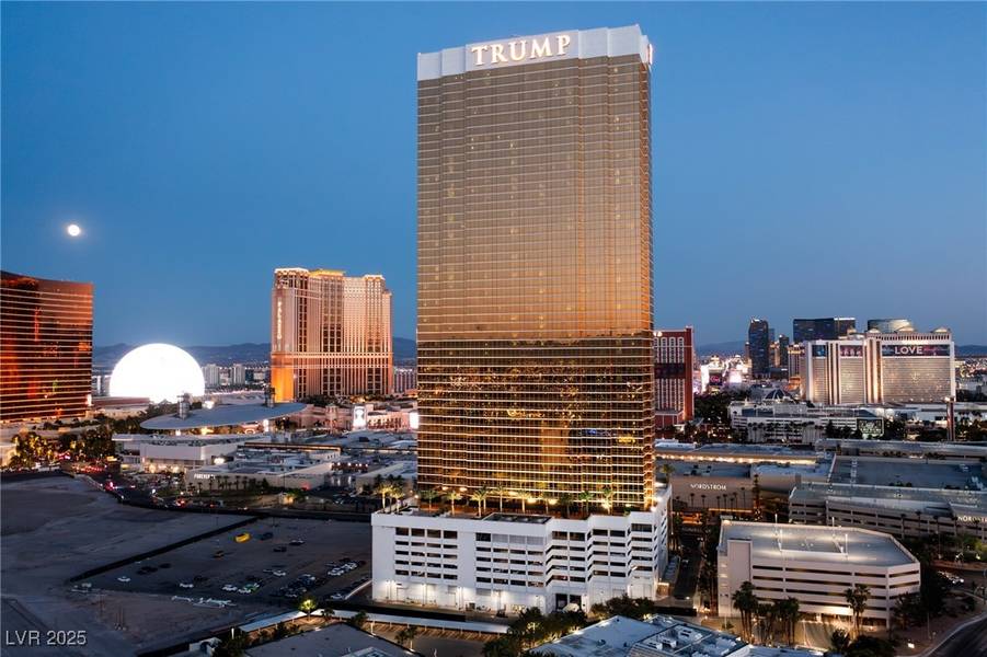 2000 N Fashion Show DR #1900, Las Vegas, NV 89109