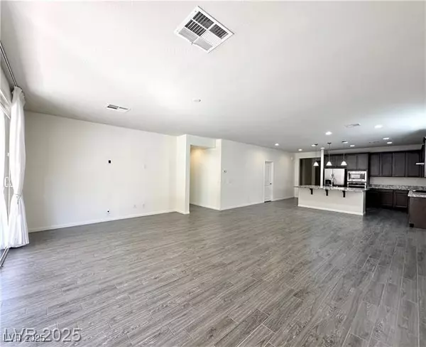 Las Vegas, NV 89148,907 Gallery Course DR