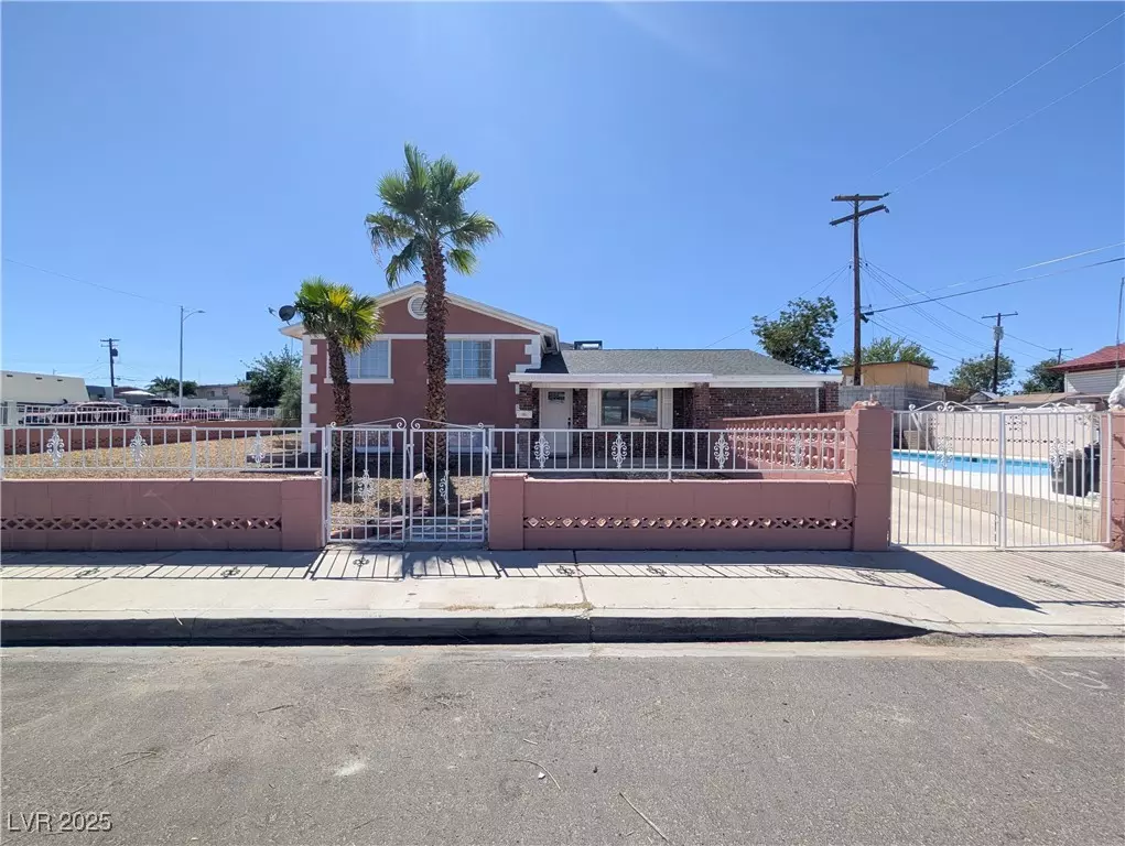 Las Vegas, NV 89107,228 Falcon LN