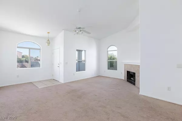 Henderson, NV 89052,700 CARNEGIE ST #4122