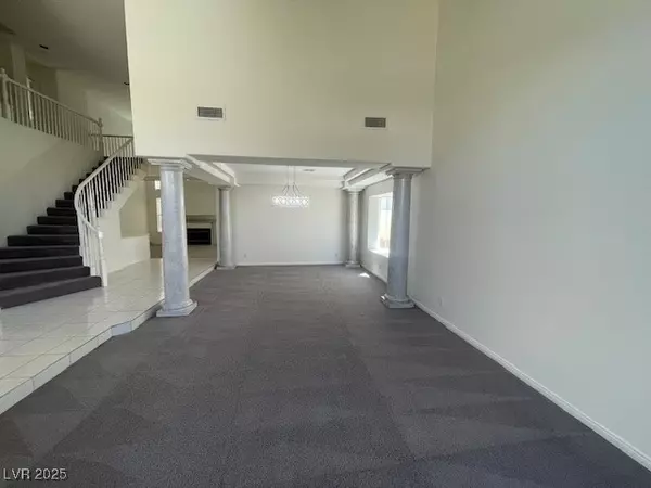 Las Vegas, NV 89147,8711 Knollmist DR