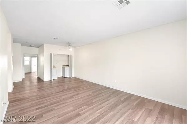 Henderson, NV 89014,1823 Rapier DR #143