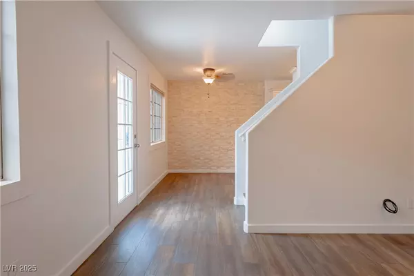 Las Vegas, NV 89142,5330 E Charleston BLVD #32