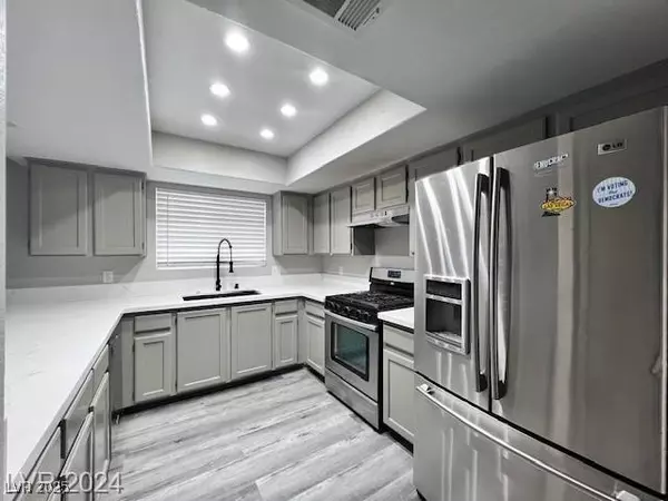 Las Vegas, NV 89117,1212 Triumph CT