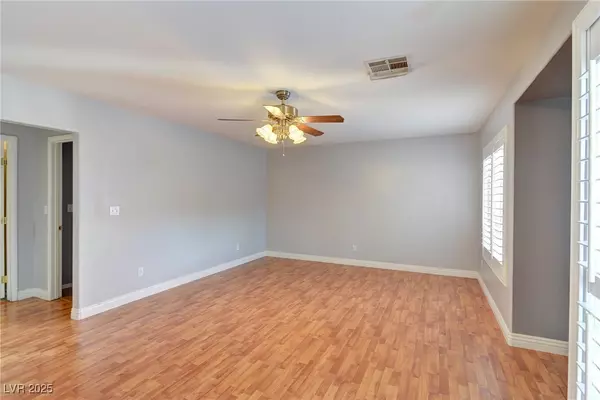 Las Vegas, NV 89113,5831 Salmon Falls ST