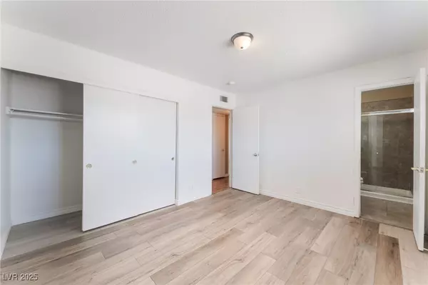 Las Vegas, NV 89107,6428 Bristol WAY