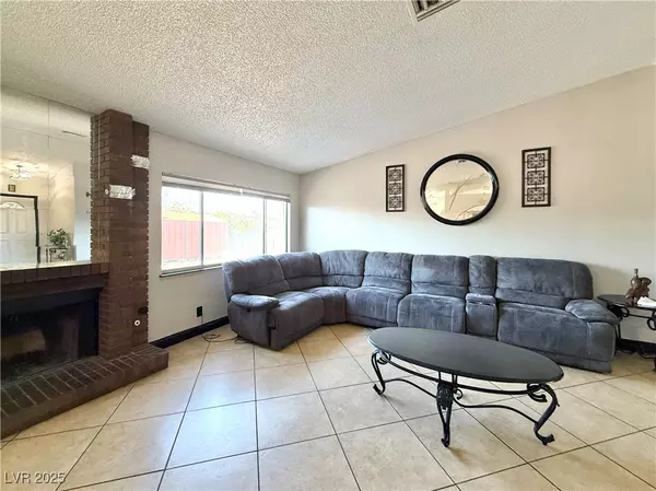 Las Vegas, NV 89108,6400 Starcrest DR